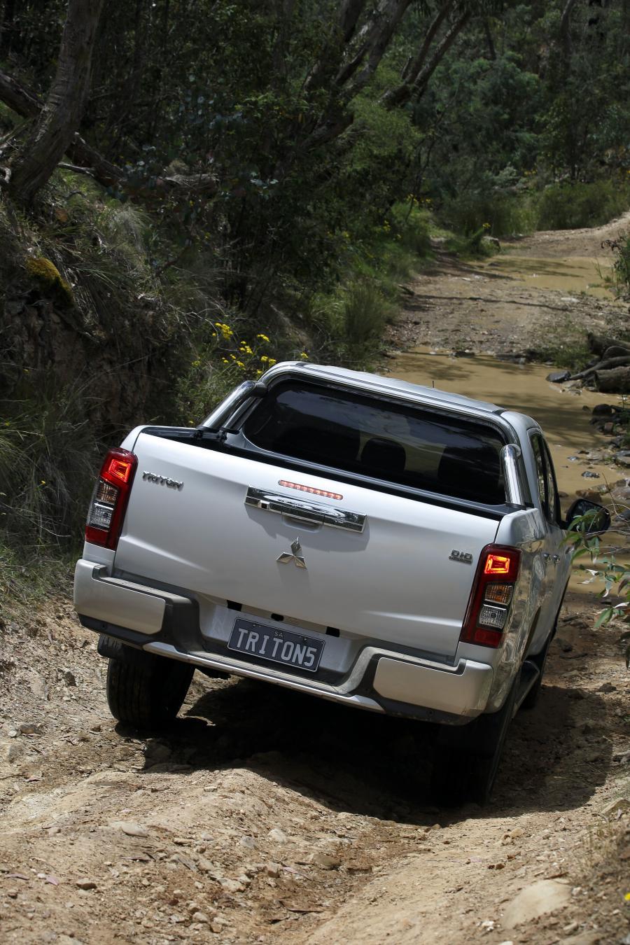  Mitsubishi Triton GLS Premium Club Cab 2019 года  (AU) (фото 30 из 38)